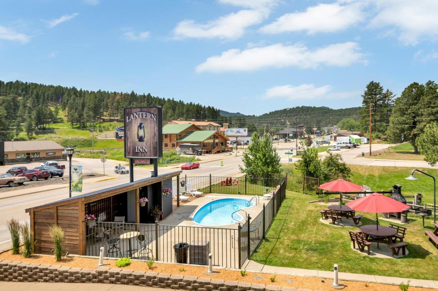 Lantern Inn Hill City Exterior foto